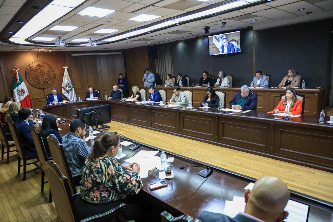 Define Cabildo de Monterrey ganadores de la Medalla al Mérito Médico