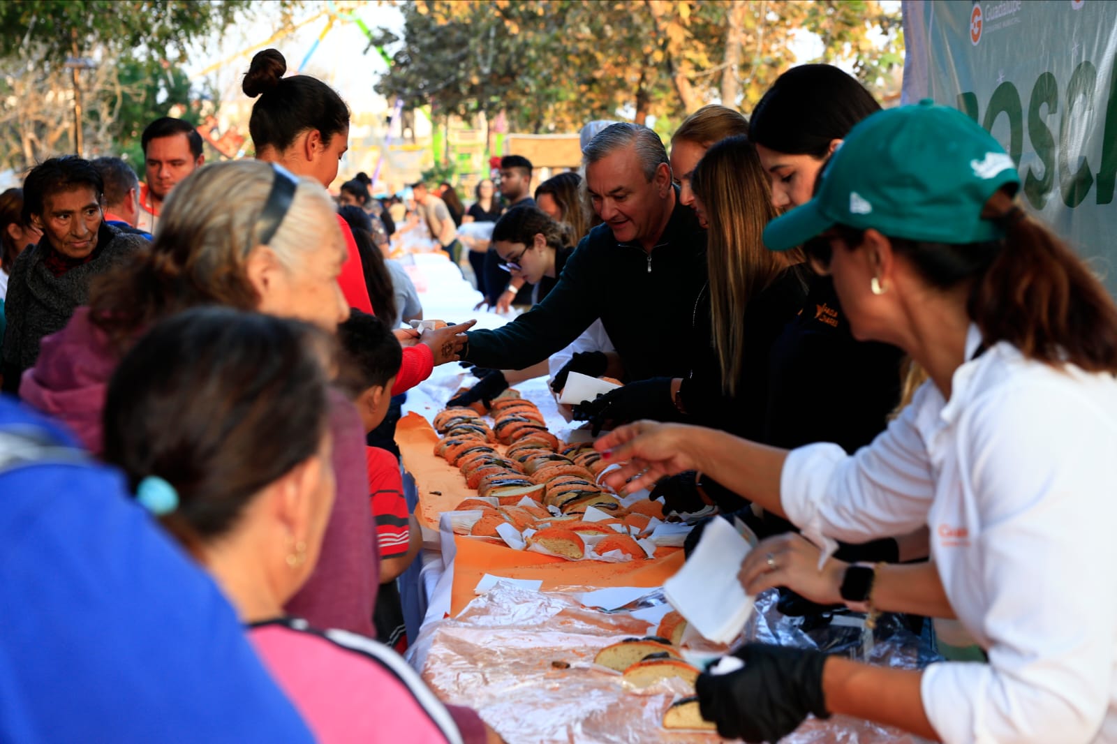 Comparte Guadalupe la tradicional Rosca de Reyes
