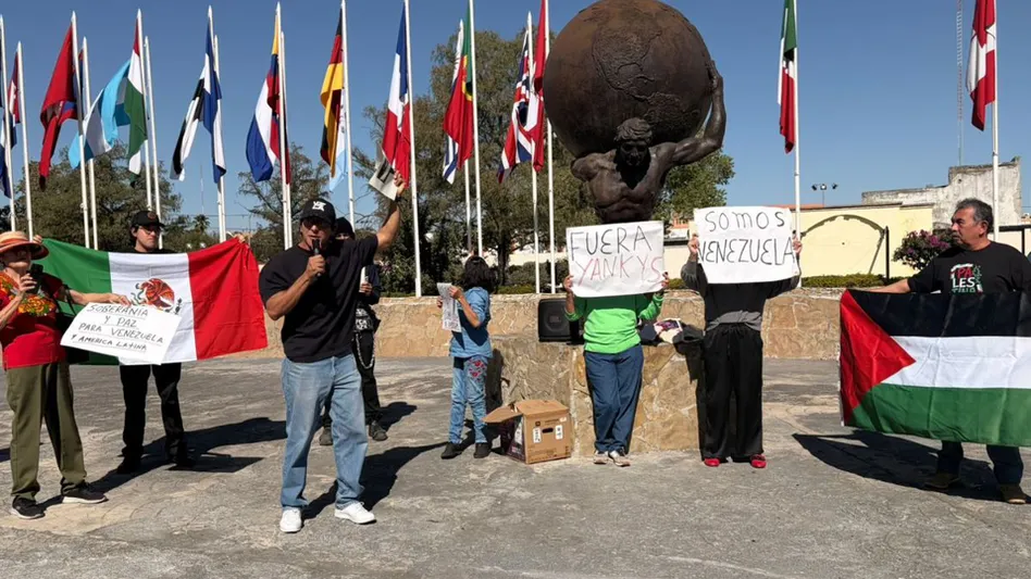 Protestan en Monterrey contra intervención de Estados Unidos en Venezuela